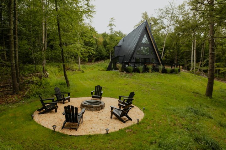 A group of chairs sitting around a fire pit